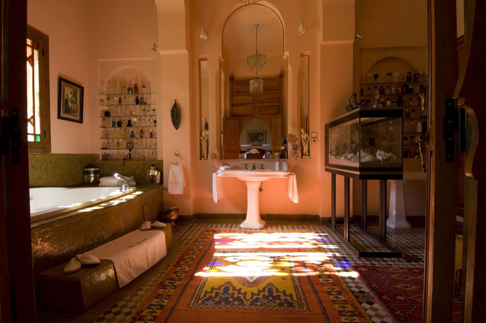 Dar Ayniwen Garden Hotel & Bird Zoo Marrakesh Exterior photo