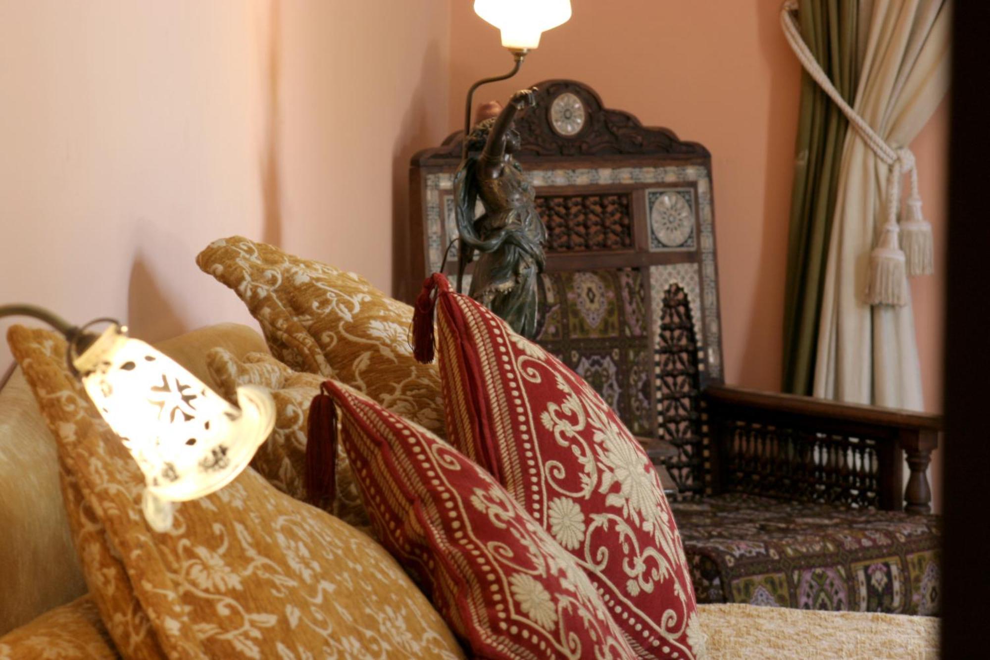 Dar Ayniwen Garden Hotel & Bird Zoo Marrakesh Exterior photo